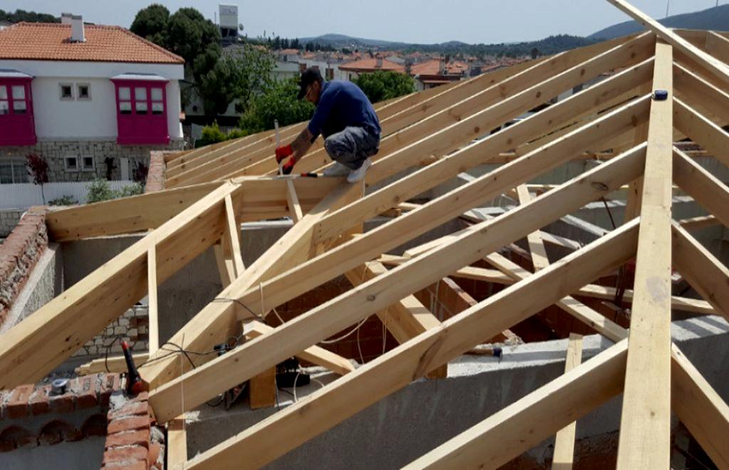 yenifoca ahşap çatı uygulama